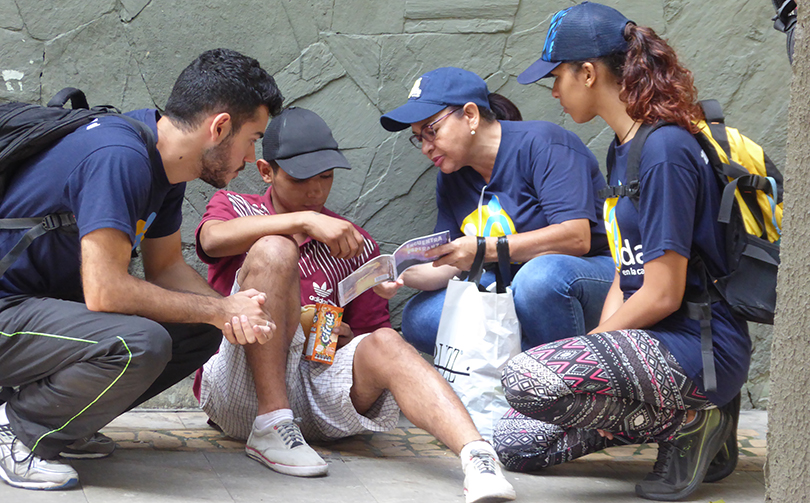 Vida en la Calle (Life on the Streets) is a project in Medellín
